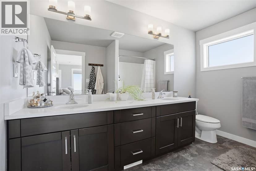 11 510 Kloppenburg CRESCENT — photo 10 of 25