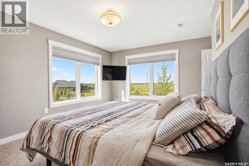 11 510 Kloppenburg CRESCENT — photo 9 of 25