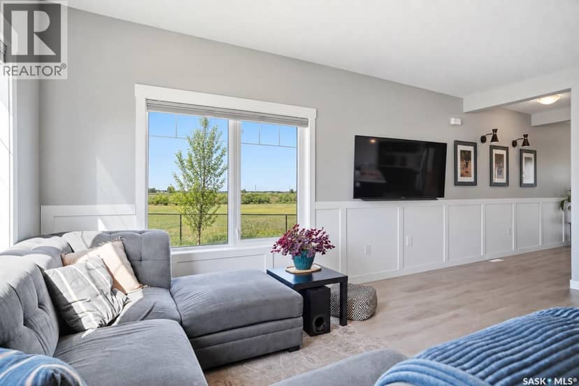 11 510 Kloppenburg CRESCENT — photo 4 of 25