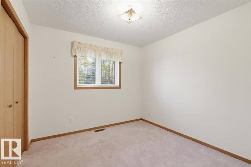 472004 & 472006 Rge Road 32 — photo 14 of 40