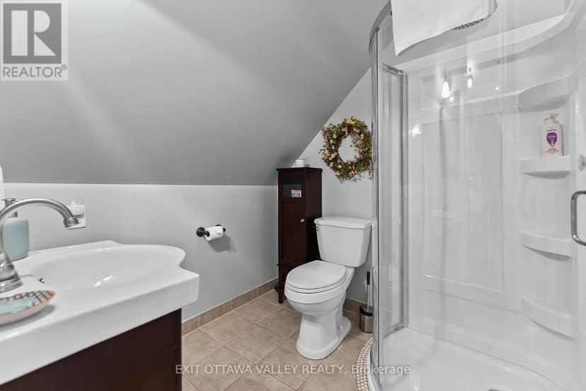 1739 Beachburg Road — photo 15 of 40