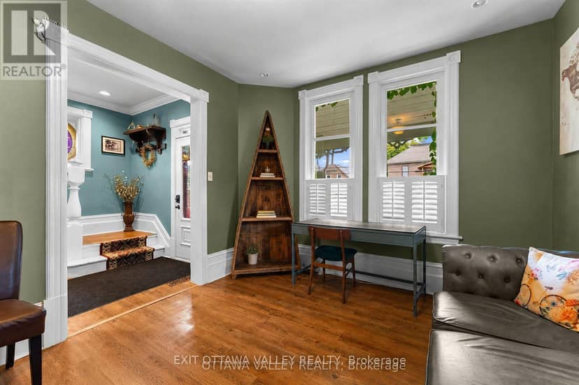 1739 Beachburg Road, Whitewater Region, photo 5