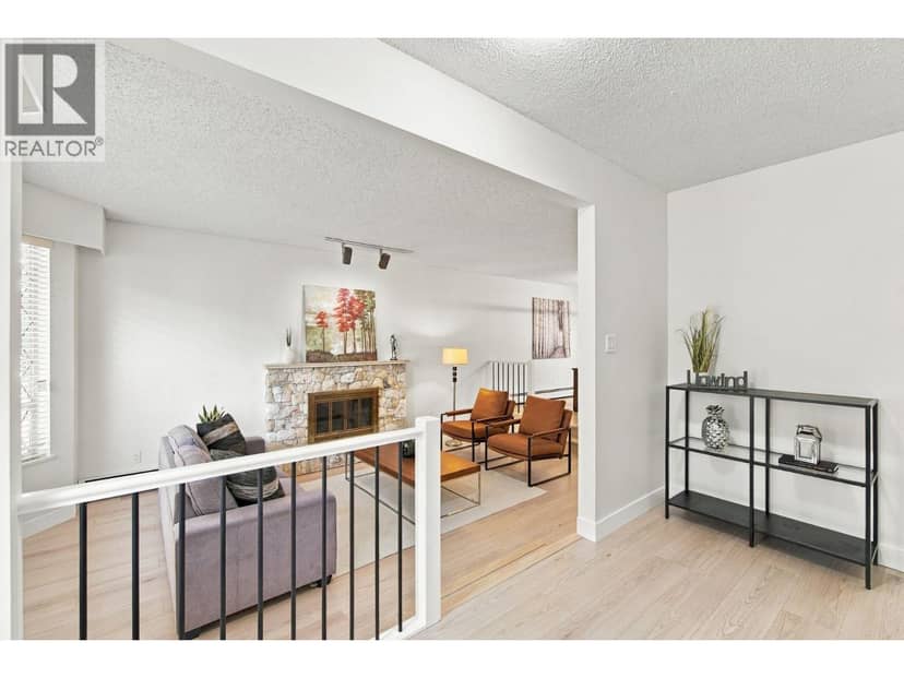657 Poirier Street, Coquitlam, photo 5