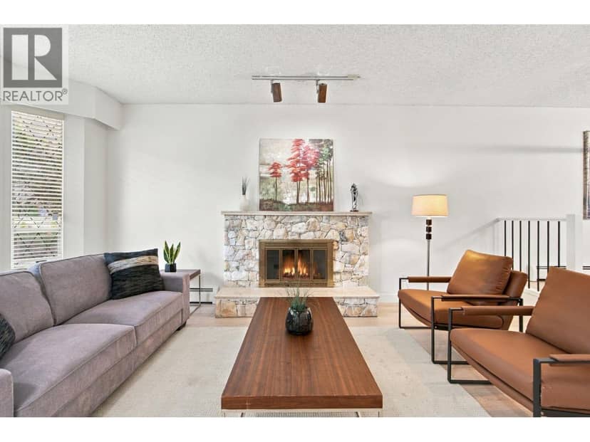 657 Poirier Street, Coquitlam, photo 3