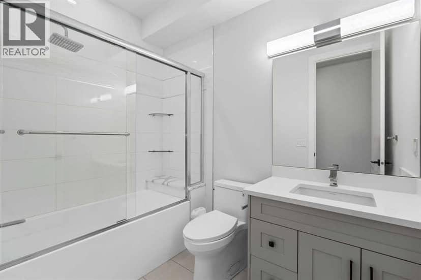 1937 44 Avenue SW — photo 15 of 36