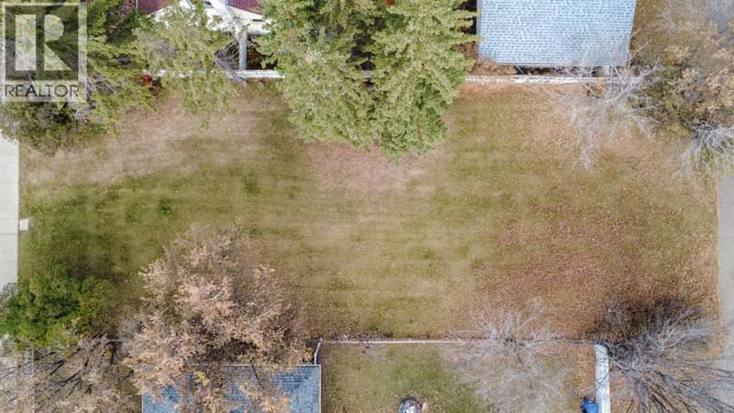 5213 47 Avenue, Red Deer, photo 2
