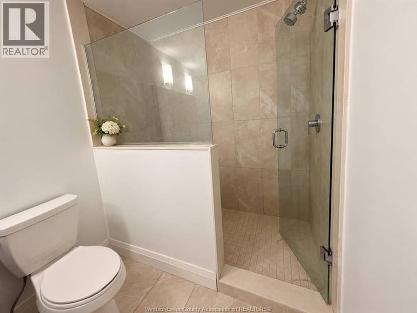 109 Kingsbridge Drive — photo 18 of 34