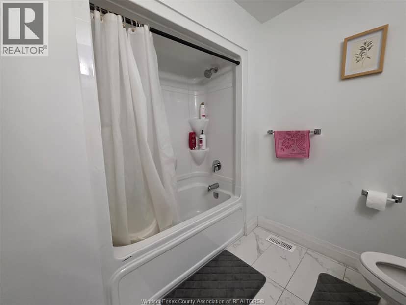 109 Kingsbridge Drive — photo 22 of 34