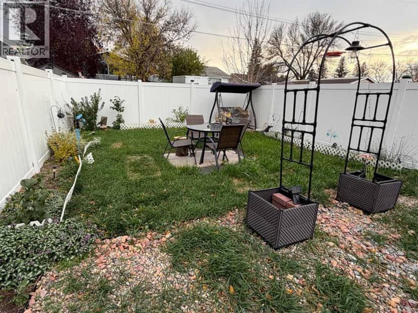 5218 42 Avenue S — photo 21 of 23