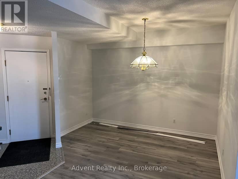 1107 - 152 St Patrick Street, Toronto, photo 3