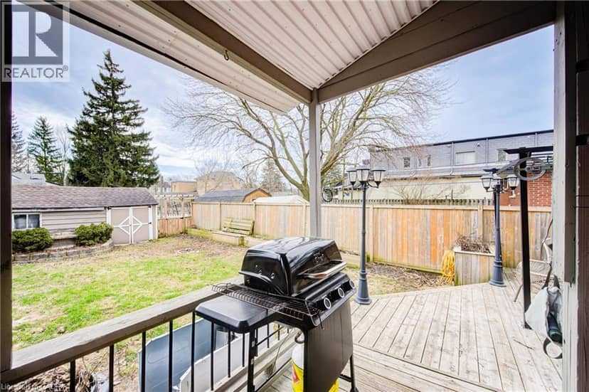 137 WELLINGTON Street — photo 33 of 38