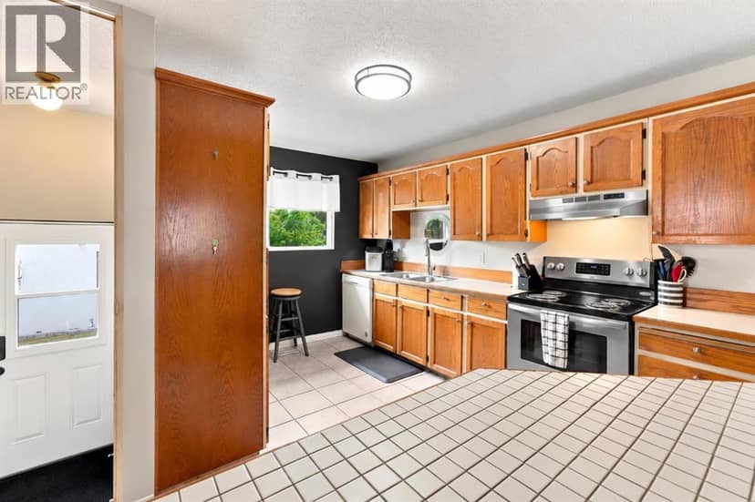 12 Anders Street, Red Deer, photo 5