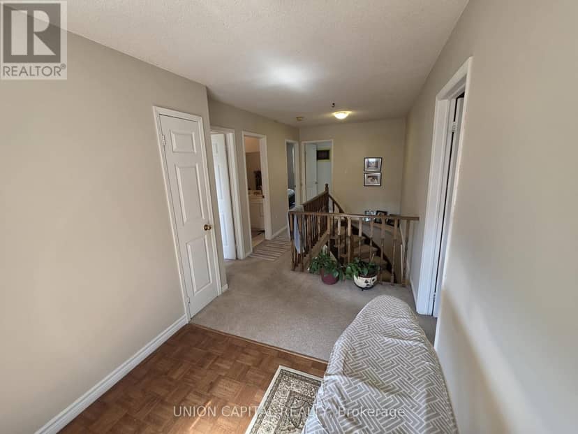 2363 Strathmore Crescent — photo 25 of 35