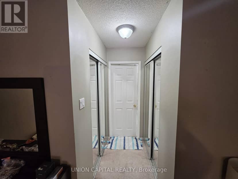 2363 Strathmore Crescent — photo 28 of 35