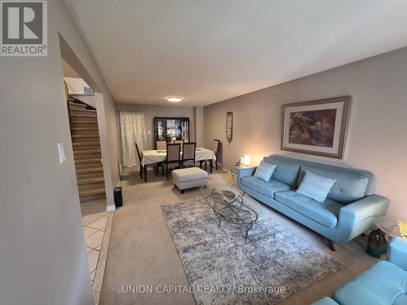 2363 Strathmore Crescent — photo 8 of 35