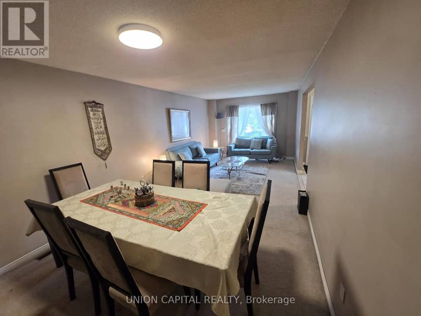 2363 Strathmore Crescent — photo 9 of 35