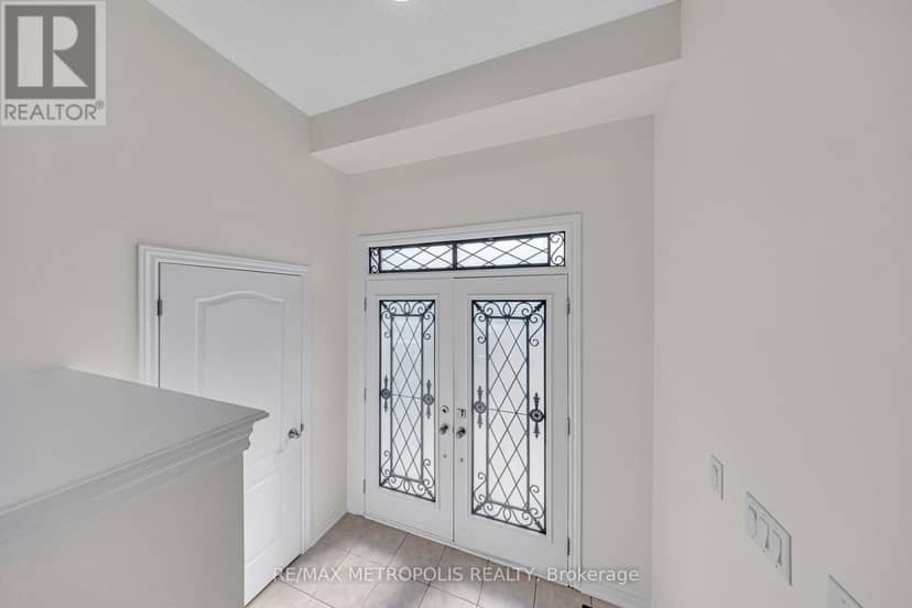 23 Gordon Cowling Street — photo 2 of 33