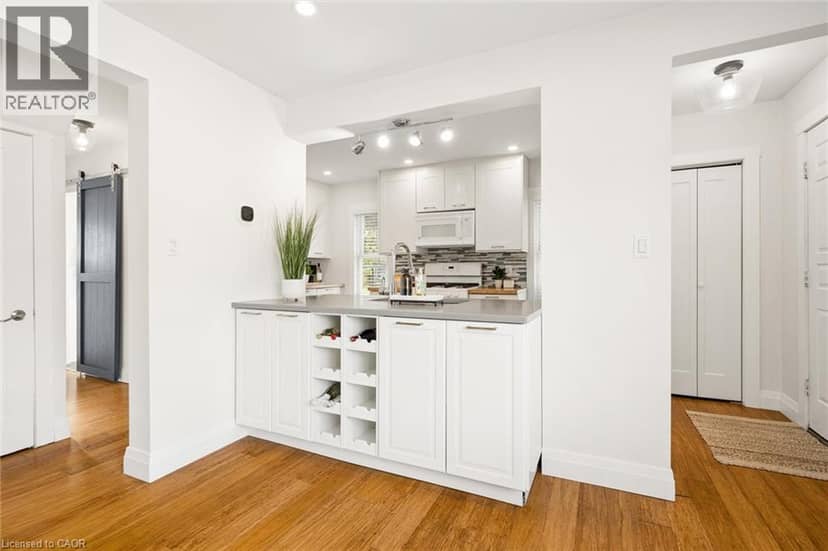 113 ADELAIDE Street — photo 12 of 38