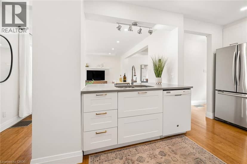 113 ADELAIDE Street — photo 20 of 38