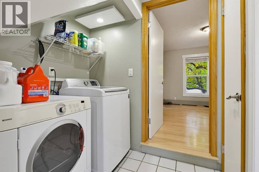 529 18 Avenue NW — photo 18 of 40