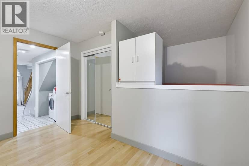 529 18 Avenue NW — photo 16 of 40