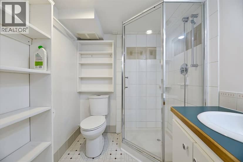 529 18 Avenue NW — photo 30 of 40