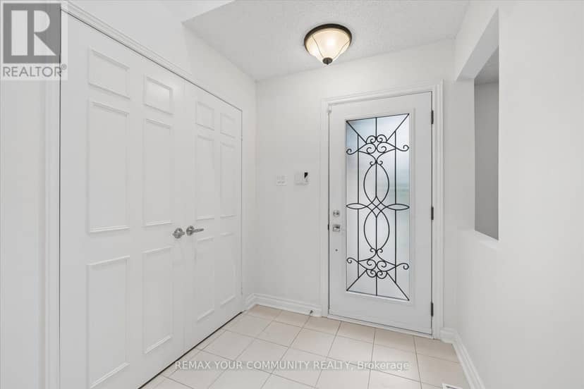 102 Edmund Seager Drive, Vaughan, photo 2