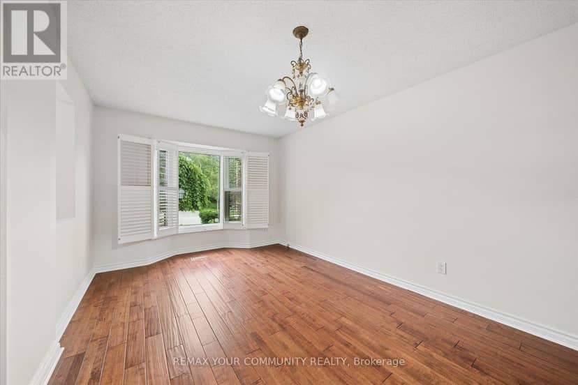 102 Edmund Seager Drive, Vaughan, photo 4