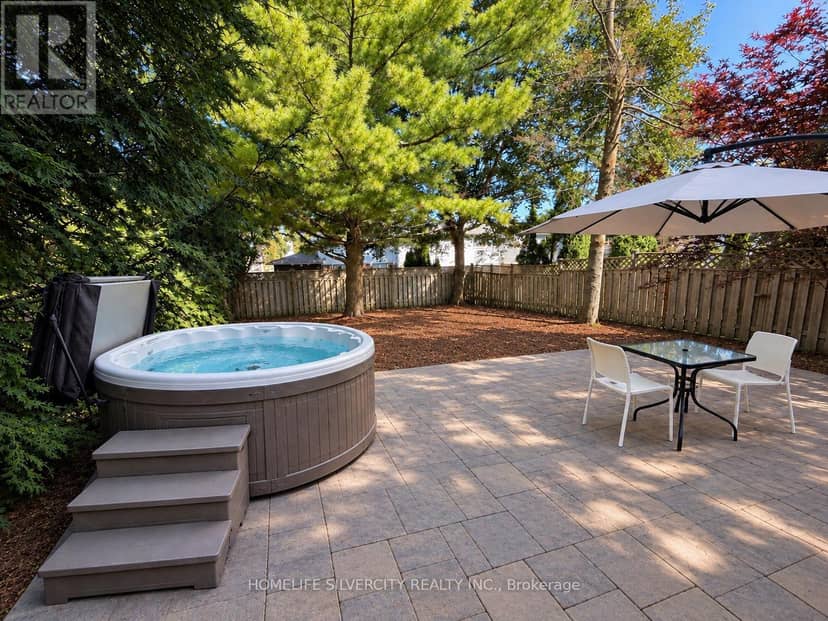 151 Thoms Crescent — photo 13 of 16
