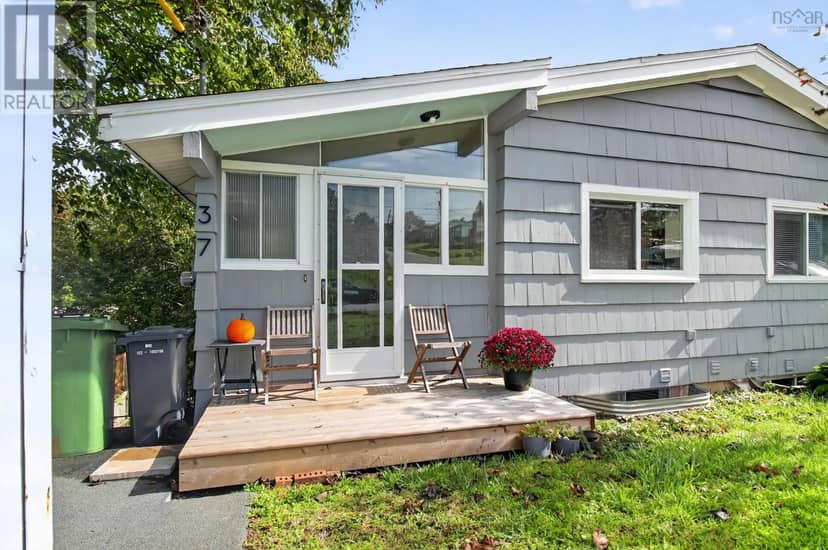 37 Clearview Street — photo 1 of 21