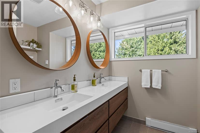 1170 Clubhouse Dr — photo 10 of 40