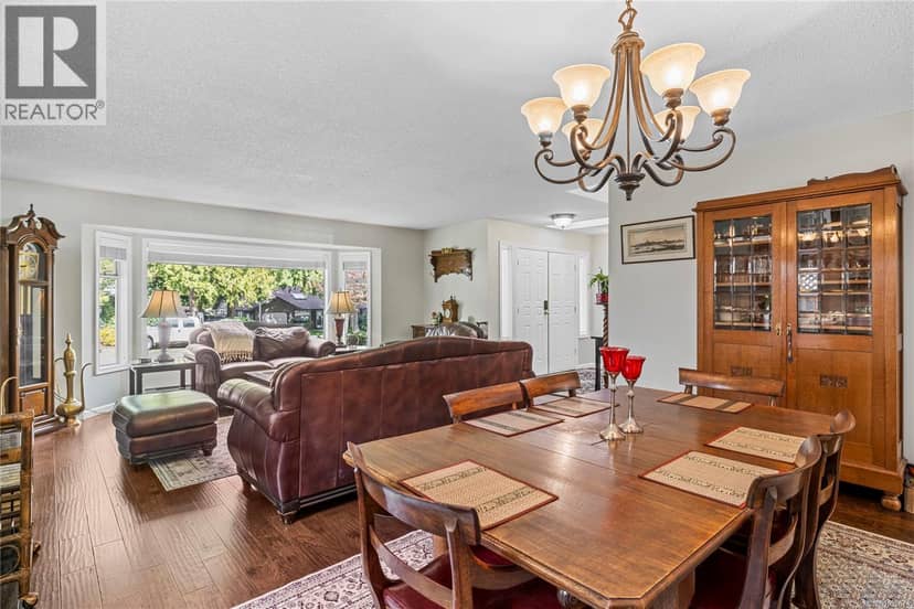 1170 Clubhouse Dr — photo 11 of 40