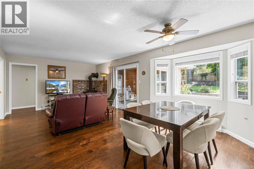1170 Clubhouse Dr, Qualicum Beach, photo 8