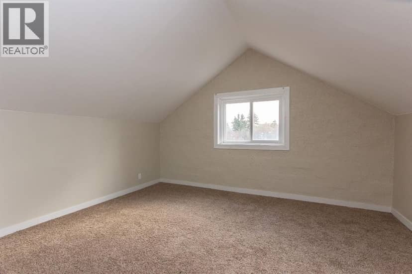 4618 49 Street — photo 13 of 16