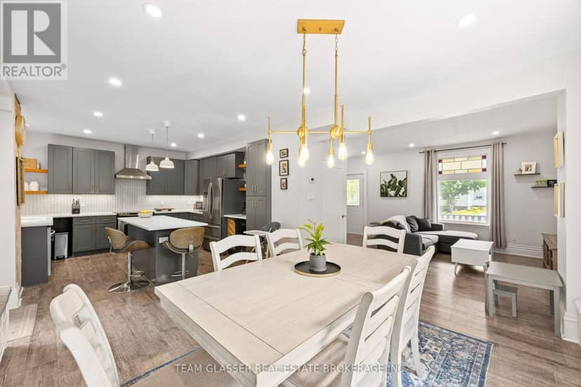 152 Wonham Street S — photo 14 of 40