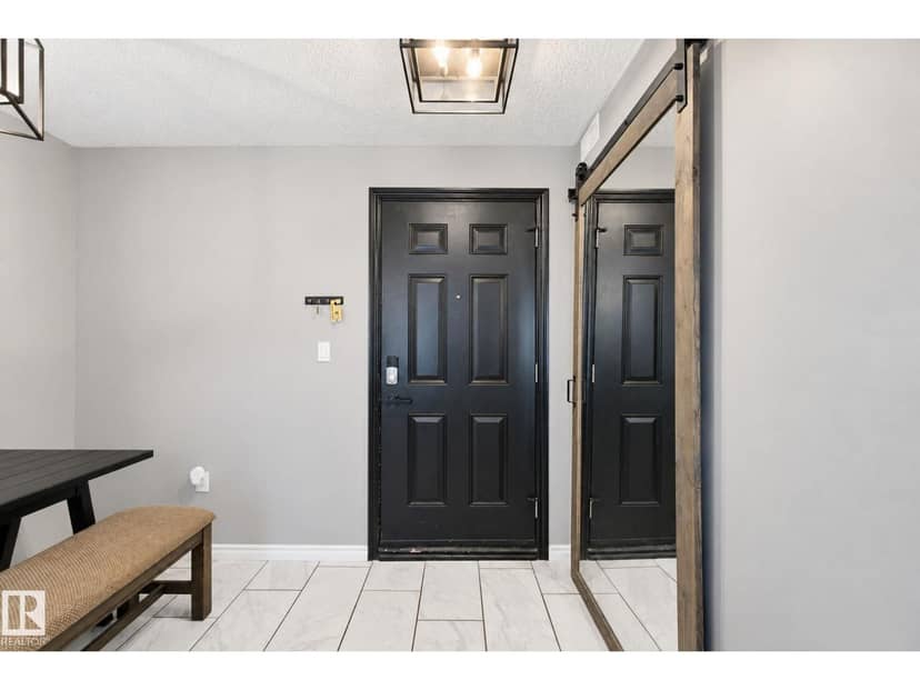 #314 10118 106 AV NW, Edmonton, photo 3