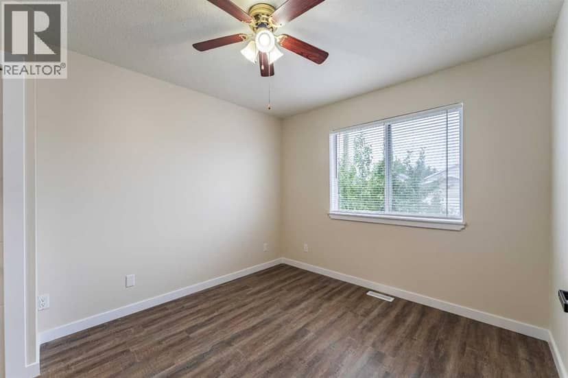 206 Saratoga Close NE — photo 15 of 40
