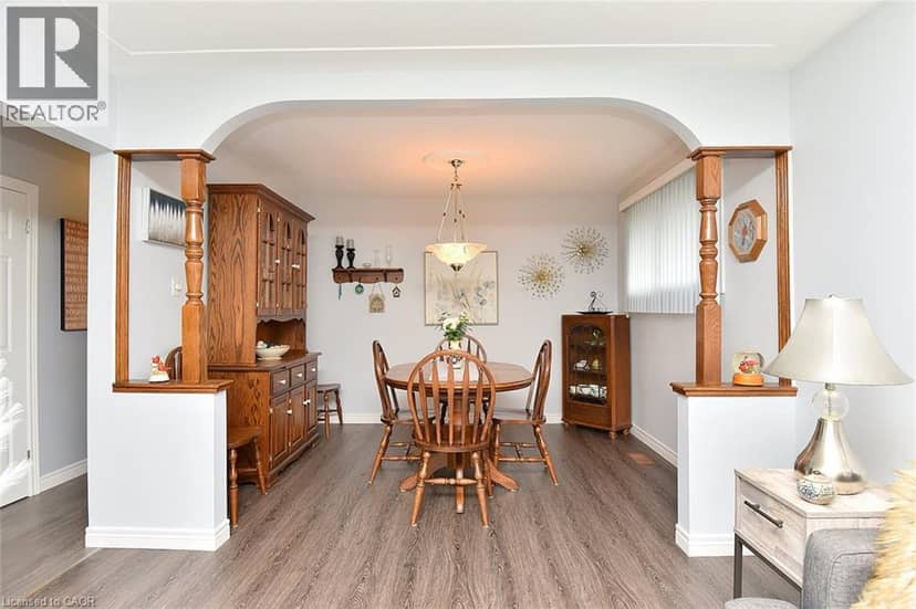 137 FIELDING Crescent — photo 12 of 40