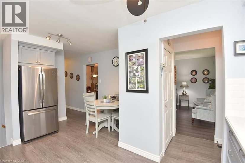 137 FIELDING Crescent — photo 16 of 40