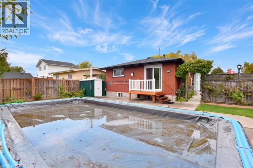 137 FIELDING Crescent — photo 35 of 40