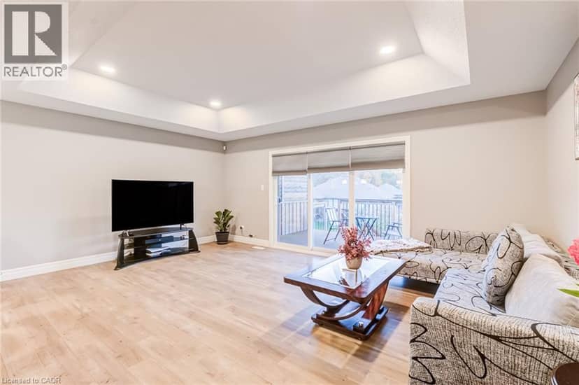 44 LIBERTY Crescent — photo 16 of 40