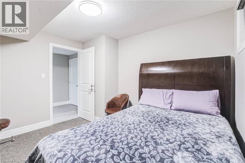 44 LIBERTY Crescent — photo 33 of 40