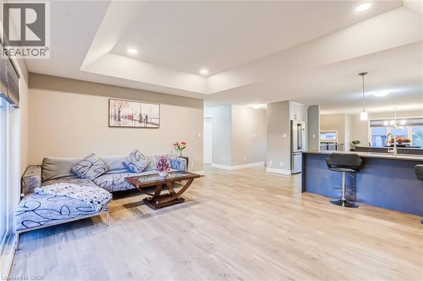 44 LIBERTY Crescent — photo 19 of 40