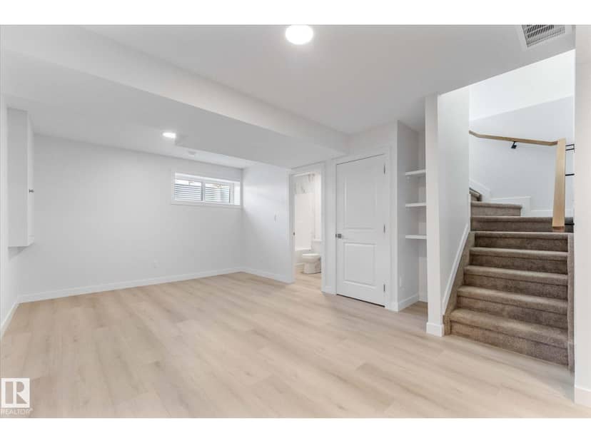 12033 92 ST NW — photo 36 of 40