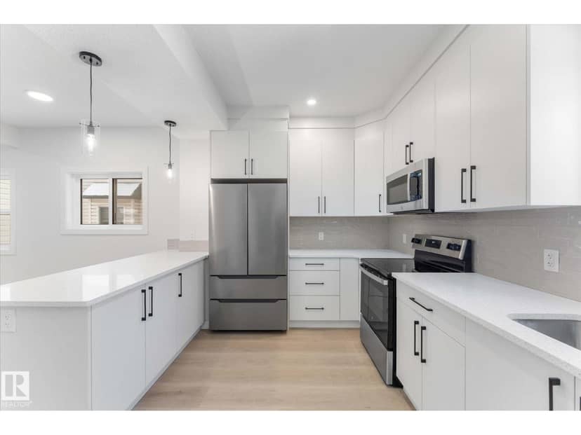 12033 92 ST NW — photo 13 of 40