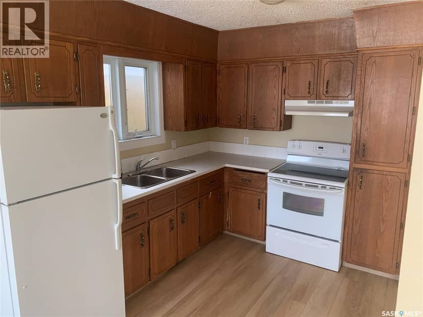 111 M Avenue S, Saskatoon, photo 3