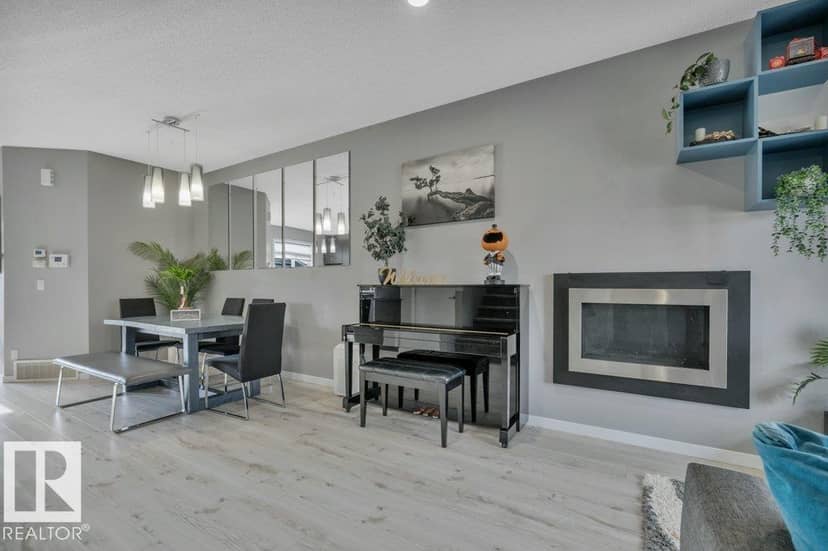 7435 181 AV NW — photo 12 of 40
