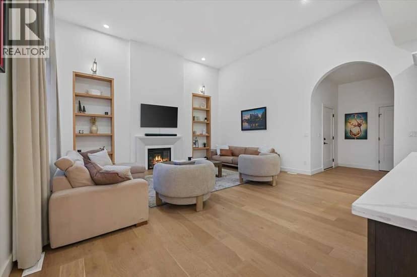 8205 121 Street — photo 12 of 40