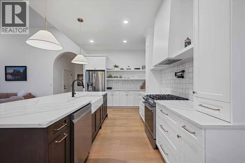 8205 121 Street — photo 16 of 40