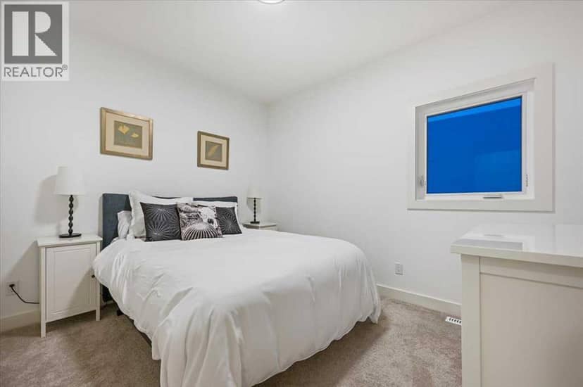 8205 121 Street — photo 31 of 40